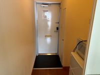 レオパレスアベニュー新涯 玄関