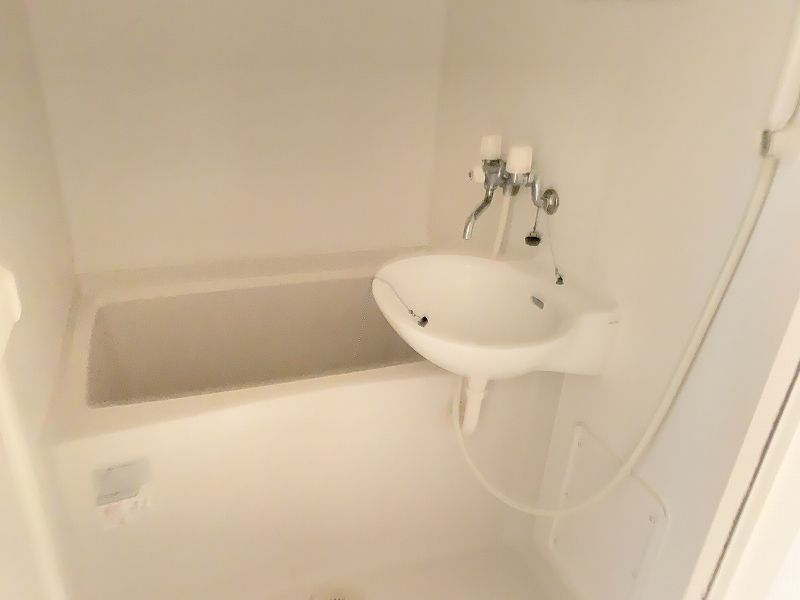 レオパレスアリビオ 洗面所