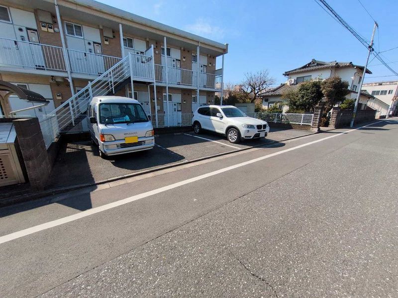 レオパレス加美 駐車場