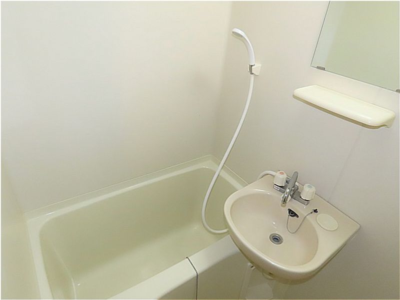 レオパレスＣｏｒｎｉｏｌｏ 風呂