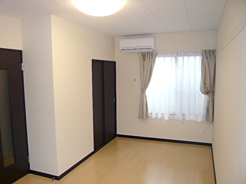 レオネクスト川原 居間