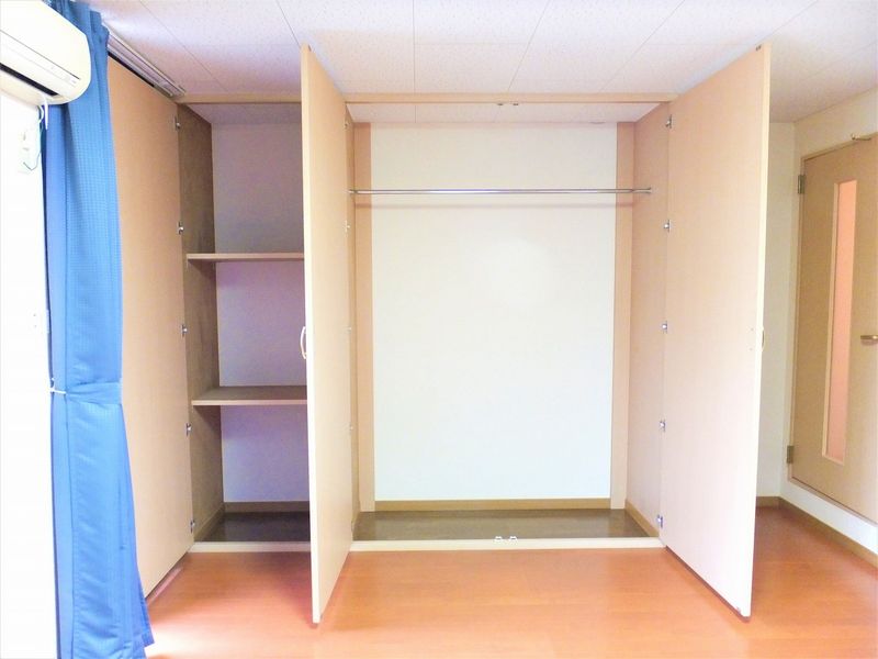 レオパレスＫＯＩＺＵＭＩ−Ⅰ 収納