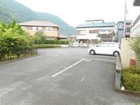 レオパレスネオ 駐車場