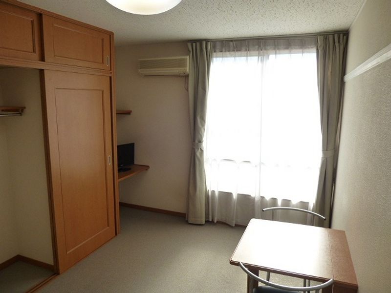 レオパレスコンフォートフカヤ 居間