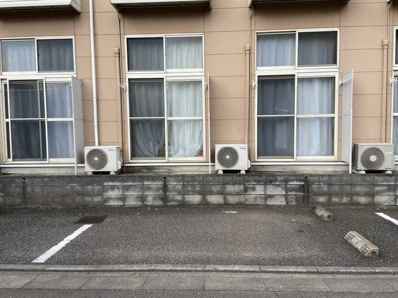 レオパレスみのり 駐車場