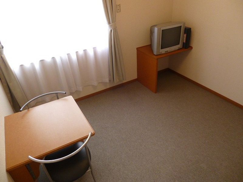 レオパレス三山 居間