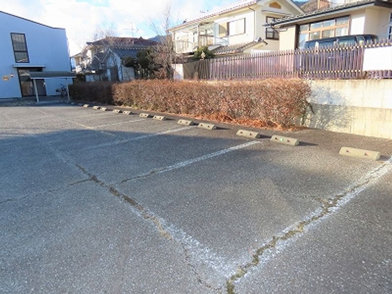 leopalace Plaisir Jouhoku B Parking lot