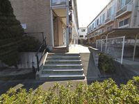 レオパレスみらいⅢ エントランス