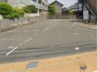 レオネクスト中土居 駐車場
