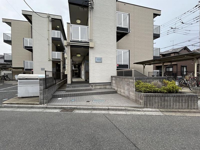 レオパレスグリーンパイン松本 エントランス