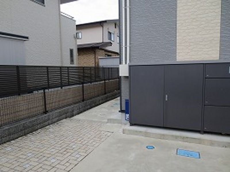レオパレスＰｕｒｅ　Ｈｏｕｓｅ エントランス