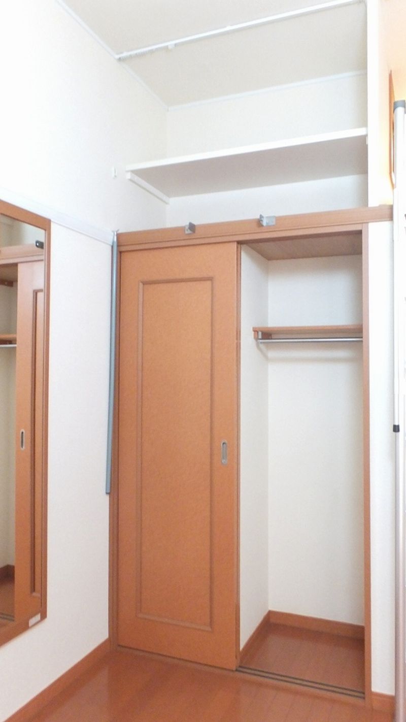 レオパレスフレッサ 収納