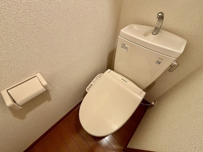 レオパレスプレジールせど トイレ