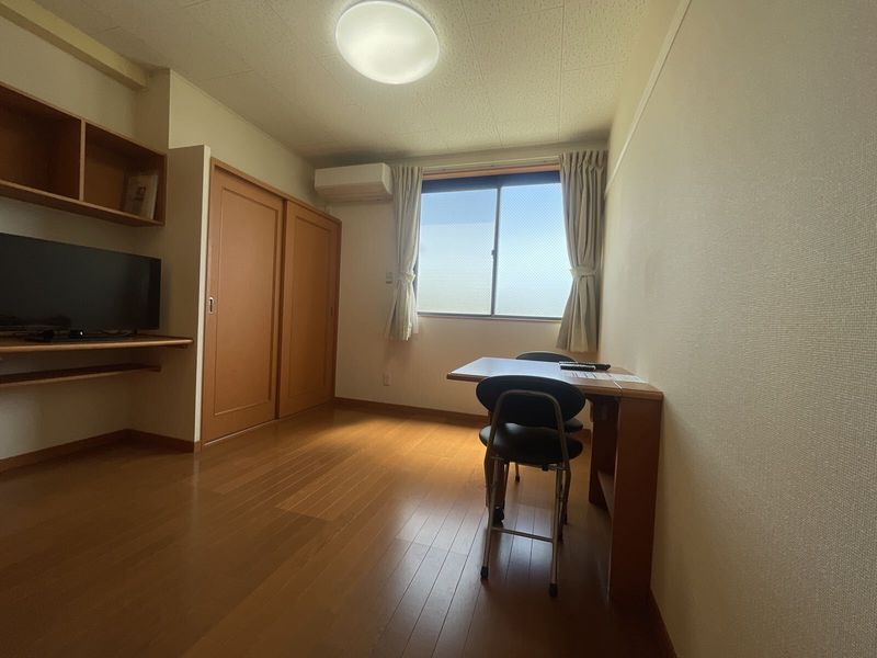レオパレスグランドゥール太田 居間