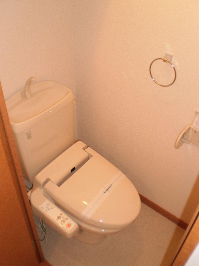 レオパレスサーンクタカダ トイレ