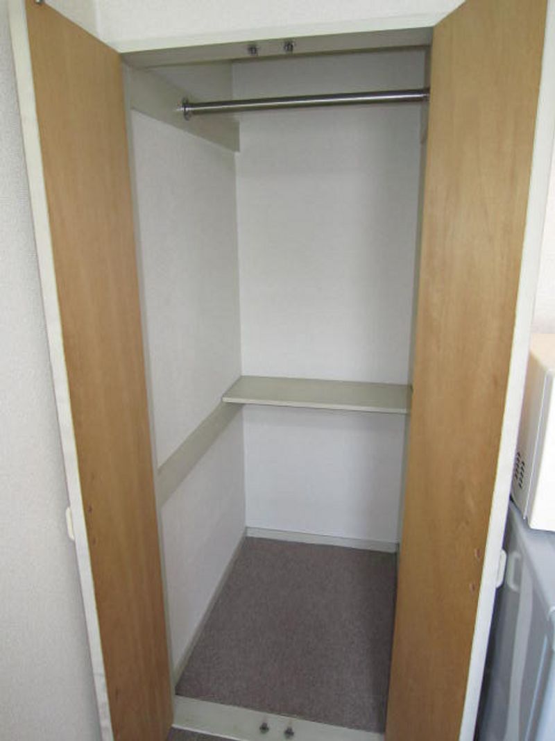 leopalace Jurin Storage