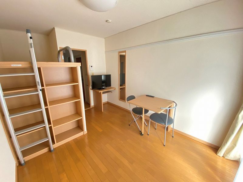 レオパレスムーブメント鶴瀬 居間
