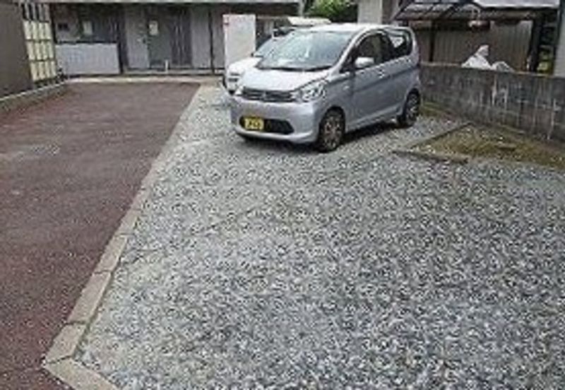 レオパレスＩＮＡ 駐車場