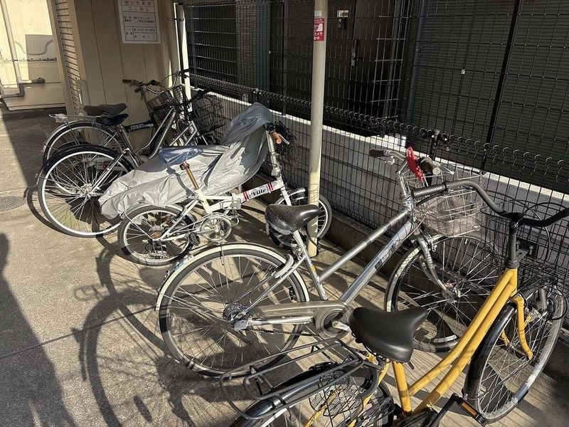 レオパレスダンディライオン 駐車場