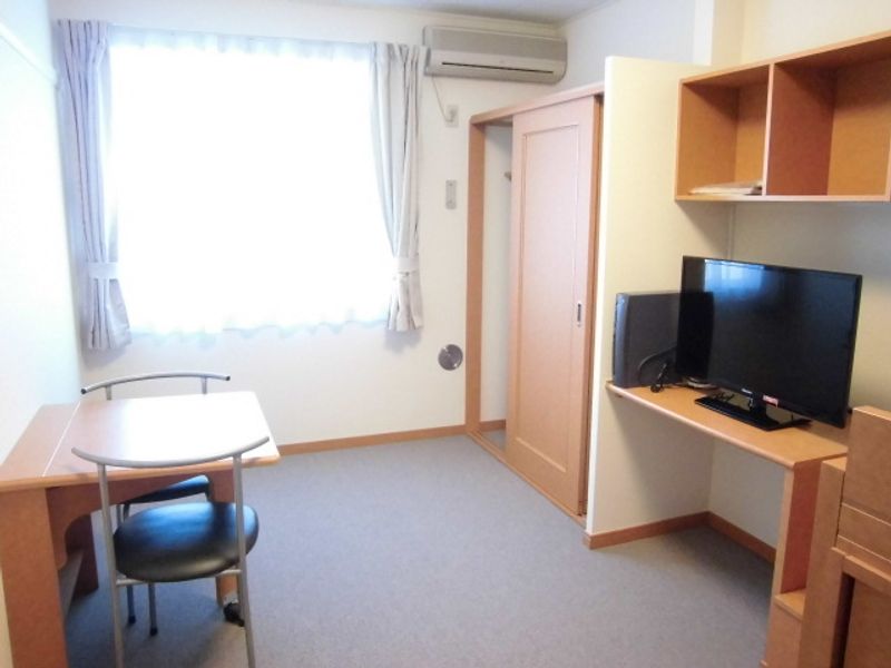レオパレスすずき 居間