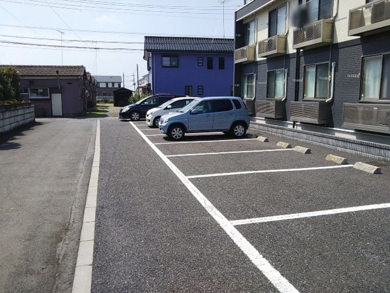 レオネクストコーポＪ＆Ｓ 駐車場