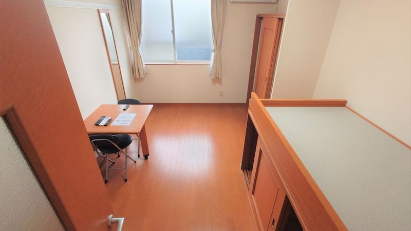 レオパレス桃李 居間