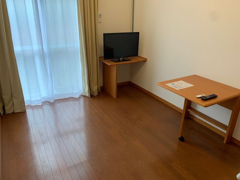 レオパレスアルジャンＫＯＹＡＭＡ 居間