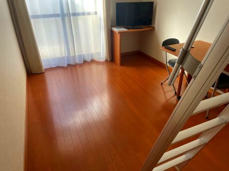 レオパレスフレアレーブ 居間
