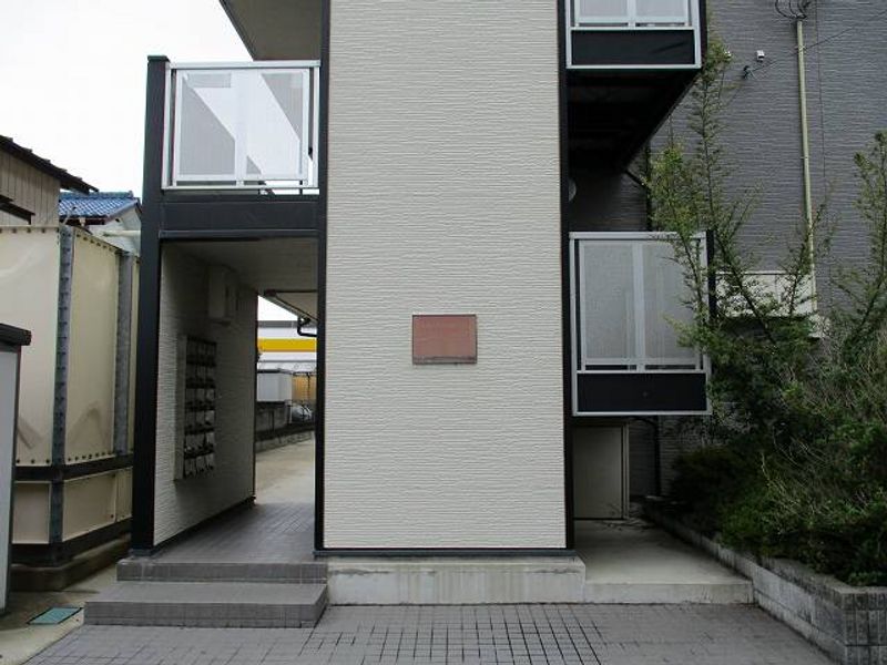 レオパレスアイあいビレッジ エントランス