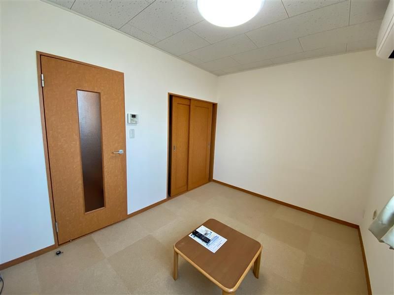 レオパレスハーモニー 居間