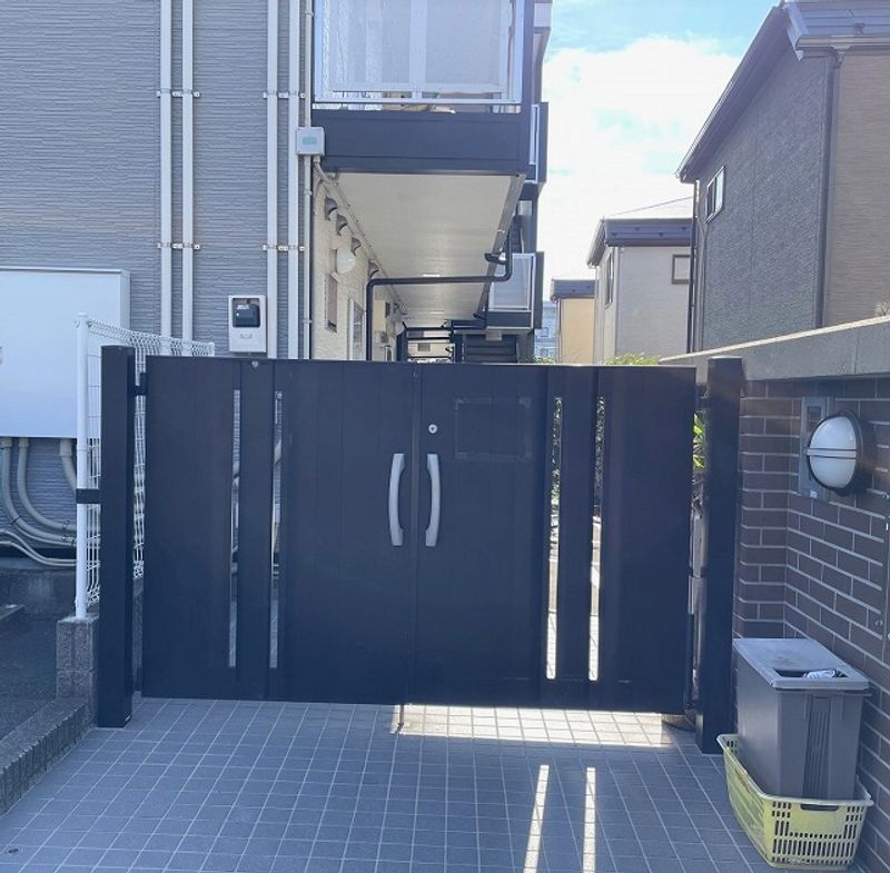 レオパレスチェリーハウス エントランス