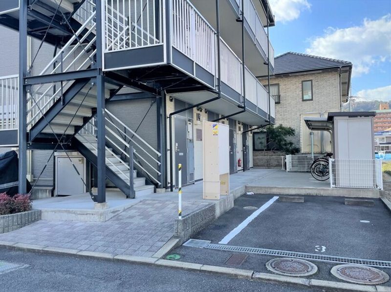 レオパレス辻町 駐車場