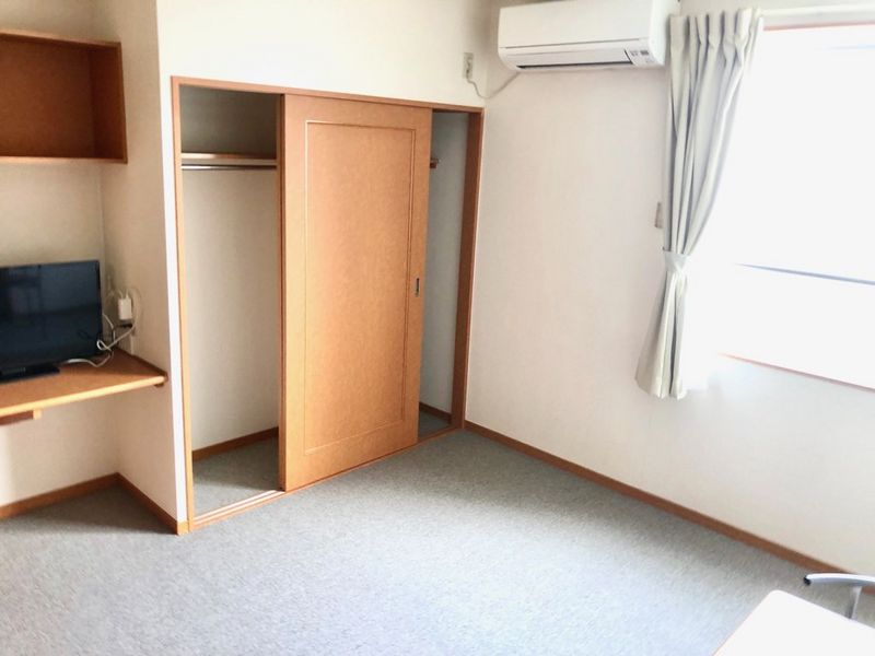 レオパレススコッツ　カーク 収納