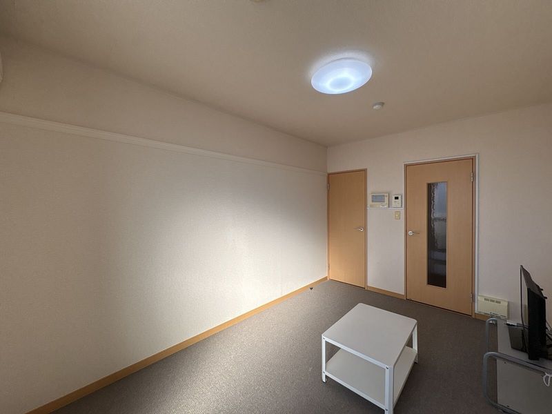 レオパレスサンヴィレッジ 居間