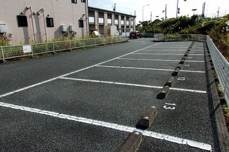 レオパレス小泉山田 駐車場