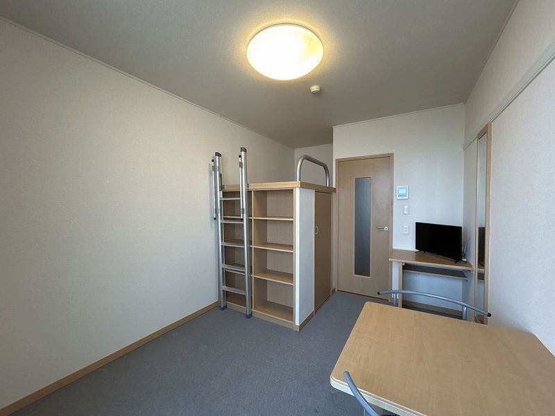 レオパレスＴＡＫＡ 居間