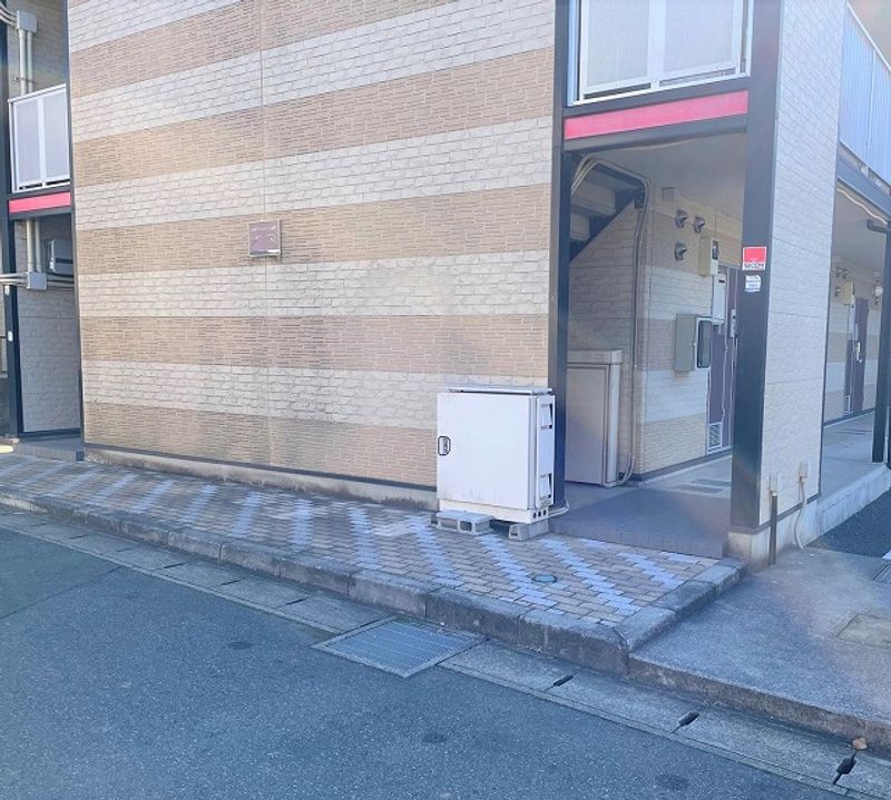 レオパレスプレミール エントランス