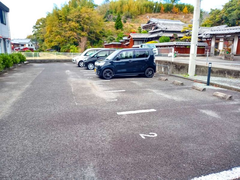 レオパレス千賀 駐車場