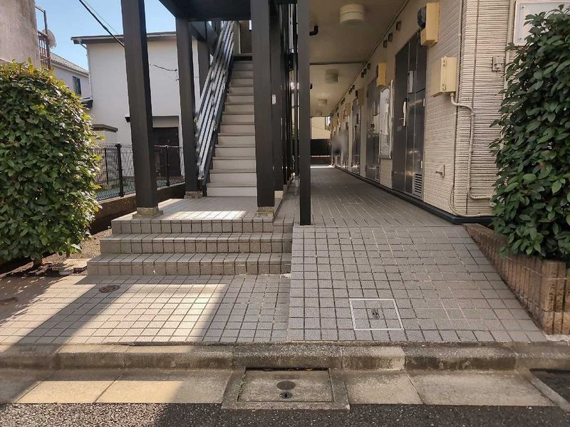 レオパレスシェーネ エントランス