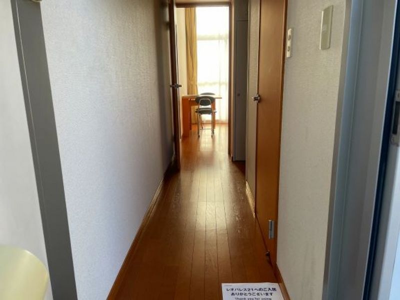 レオパレス青葉 玄関