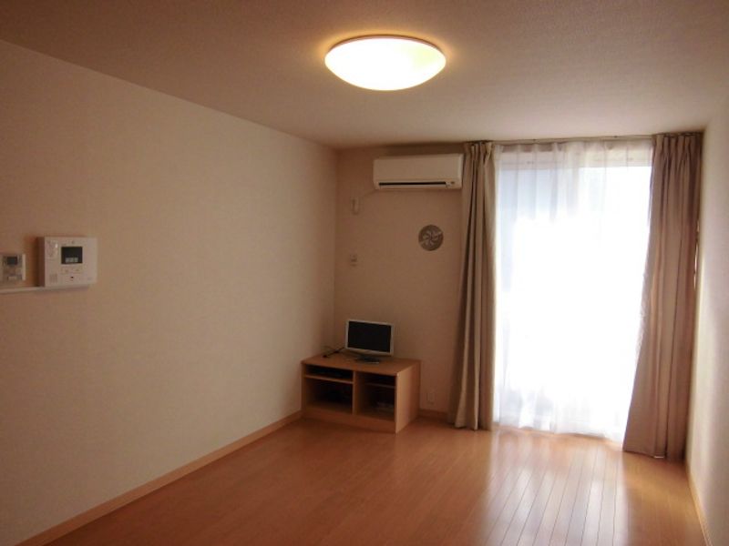 レオパレスソレーユⅢ 居間