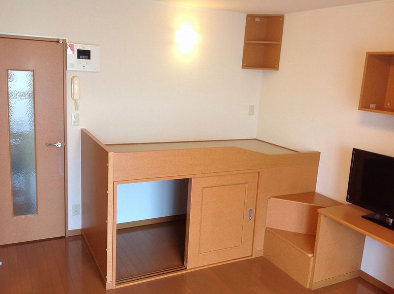 レオパレスシャンティ 居間