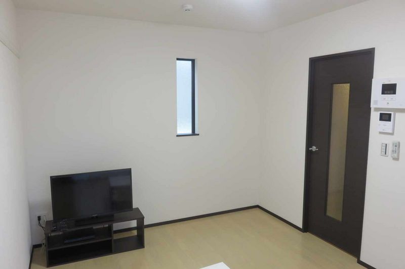 CLEINO OTANI IV Living room