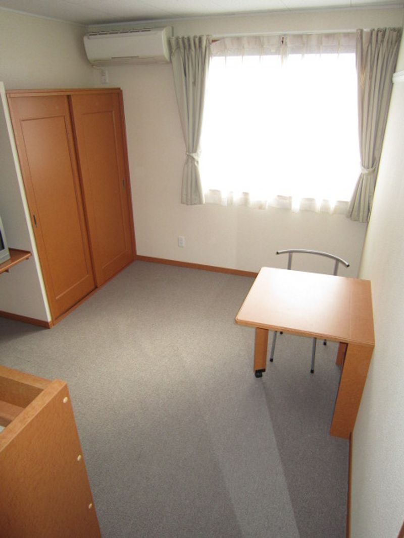 レオパレスサンシャインⅡ 居間