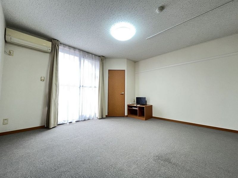 レオパレスエミネンス 居間