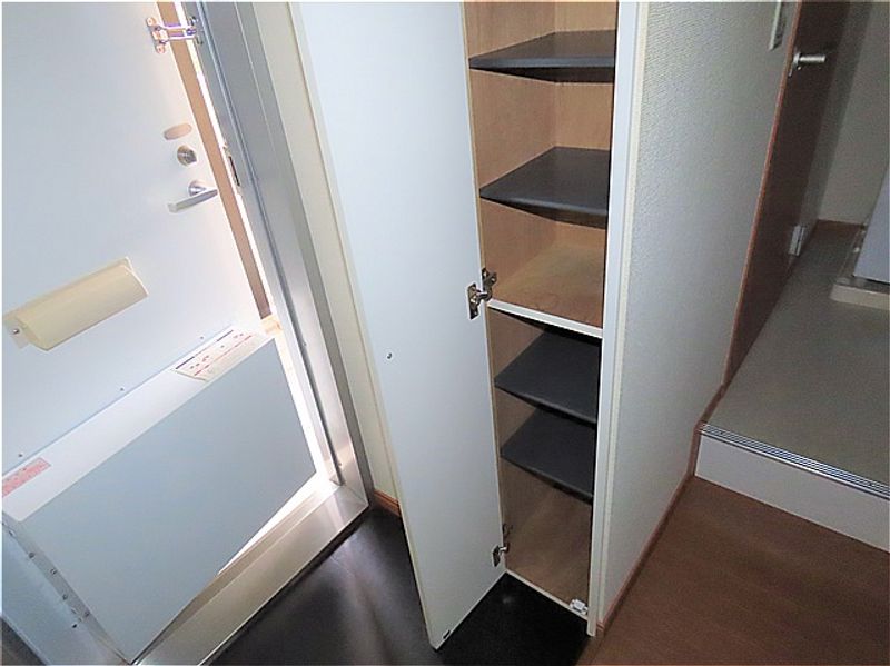 レオパレススマイルコーポ 玄関