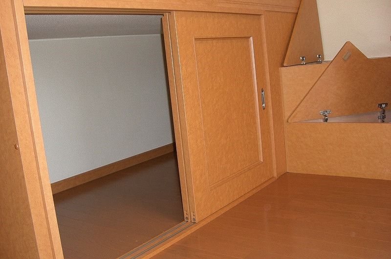 レオパレスアンシャンテ 収納