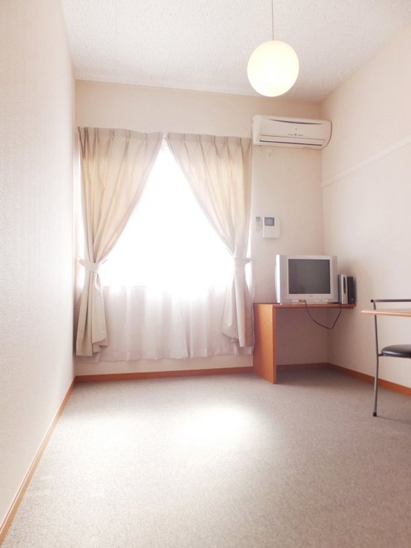 レオパレスアスナロ 居間