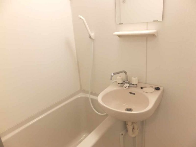 LEONEXT bloom III Bathroom