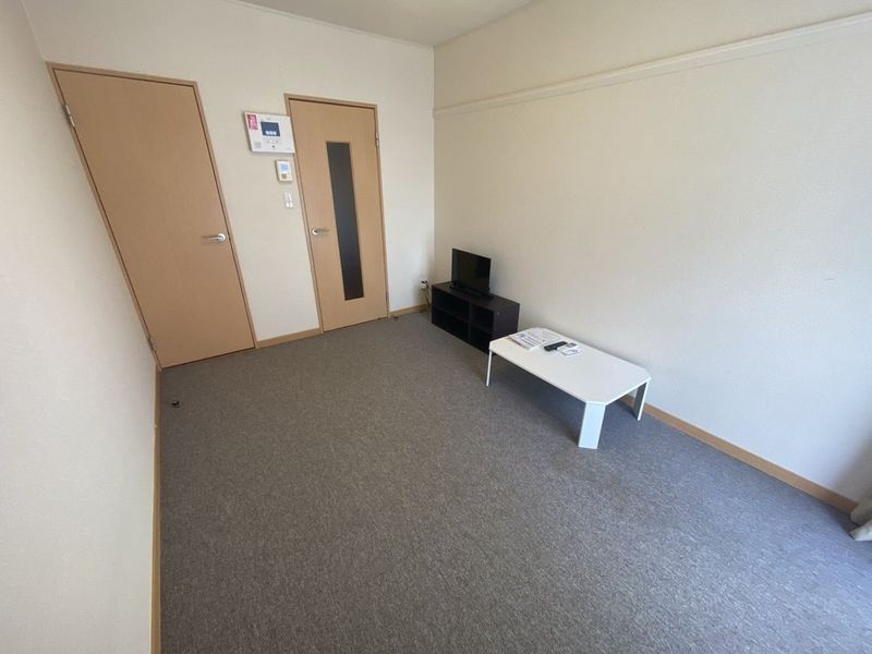 レオパレス植田南 居間